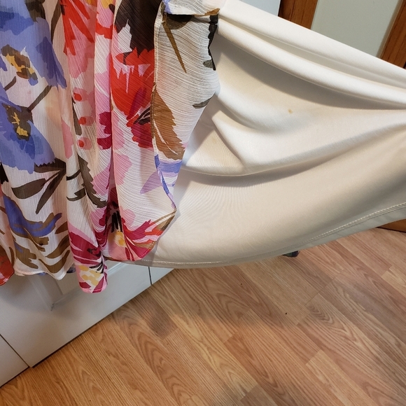 Calvin Klein Red and Black Floral Dress - Picture 5 of 5